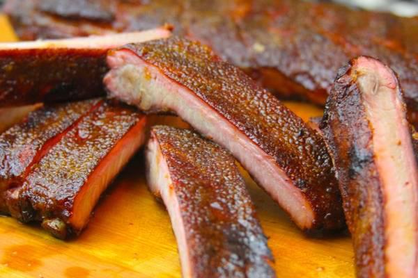 Costillas acarameladas BBQ cortadas