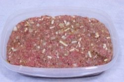 El pastel de carne en un tazón